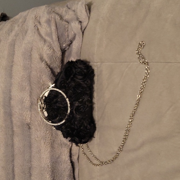 Small wrist black rose evening bag - Picture 1 of 4